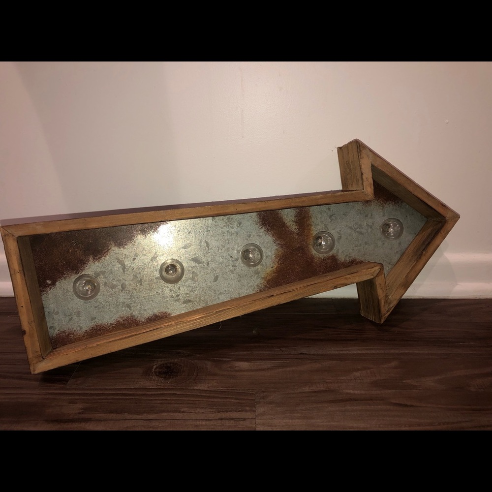 Decor - Picture 2 of 2